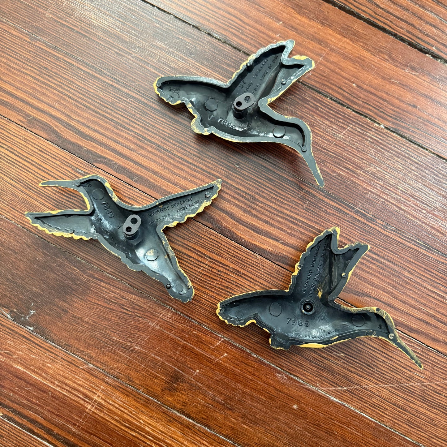 set of 3 hummingbird wall plaques