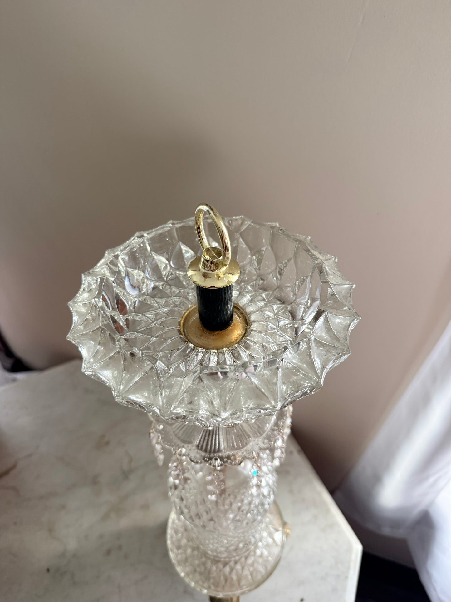 crystal standing ash tray