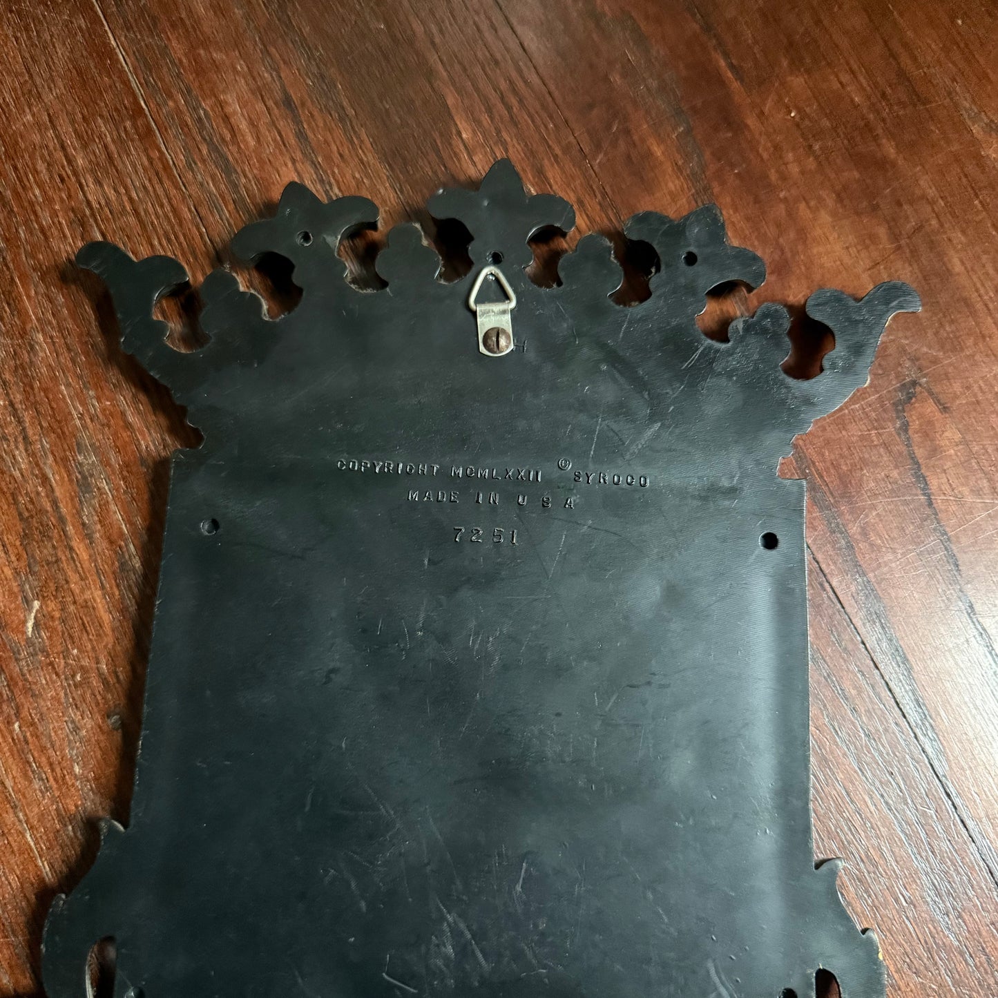vintage lion crest wall plaque