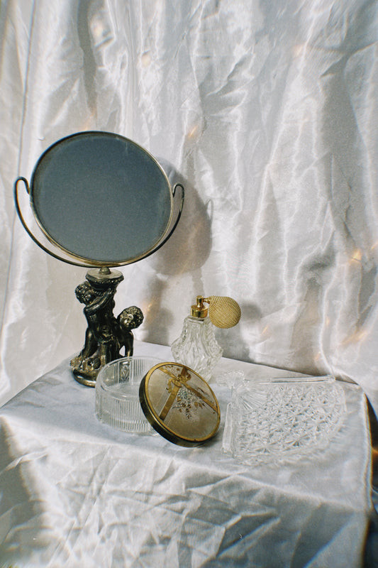 antique vanity set