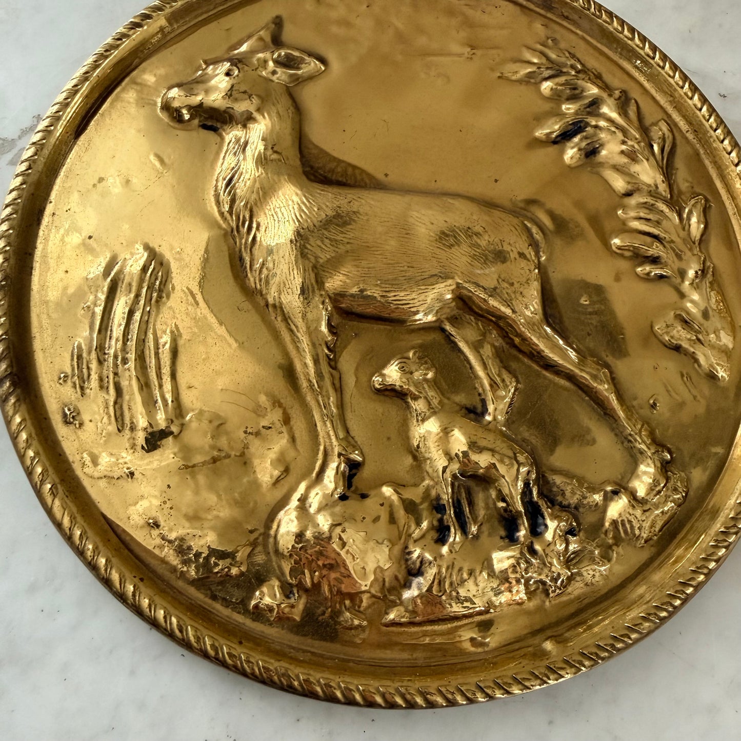 brass deer wall hanging plate