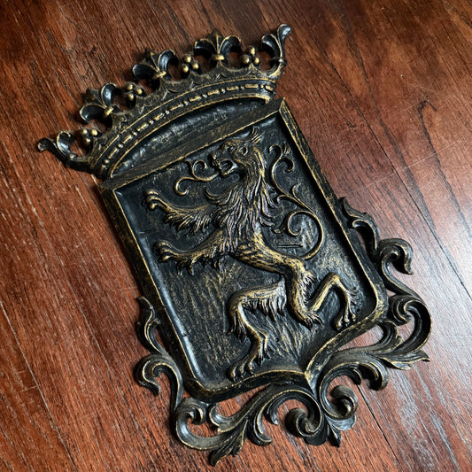 vintage lion crest wall plaque