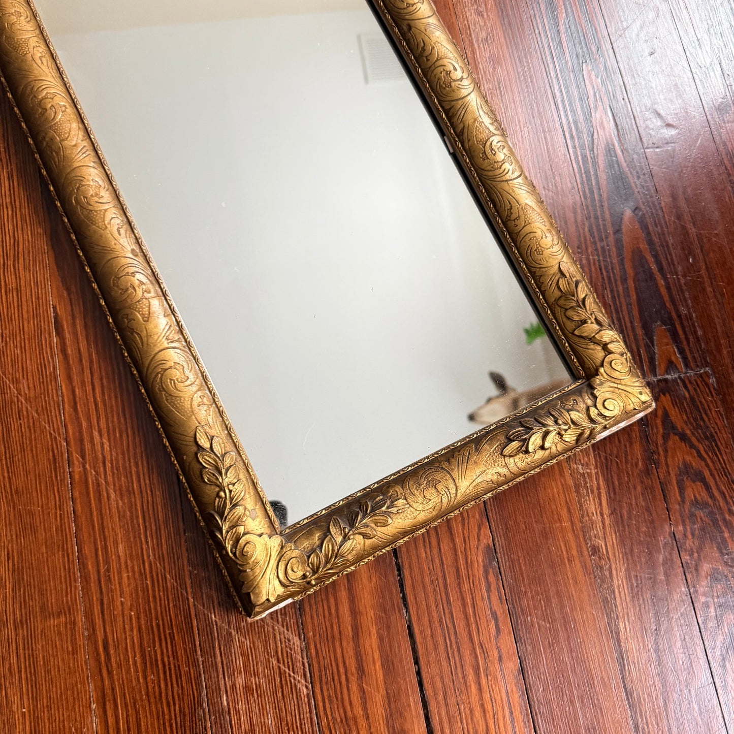 antique wall mirror with lady print
