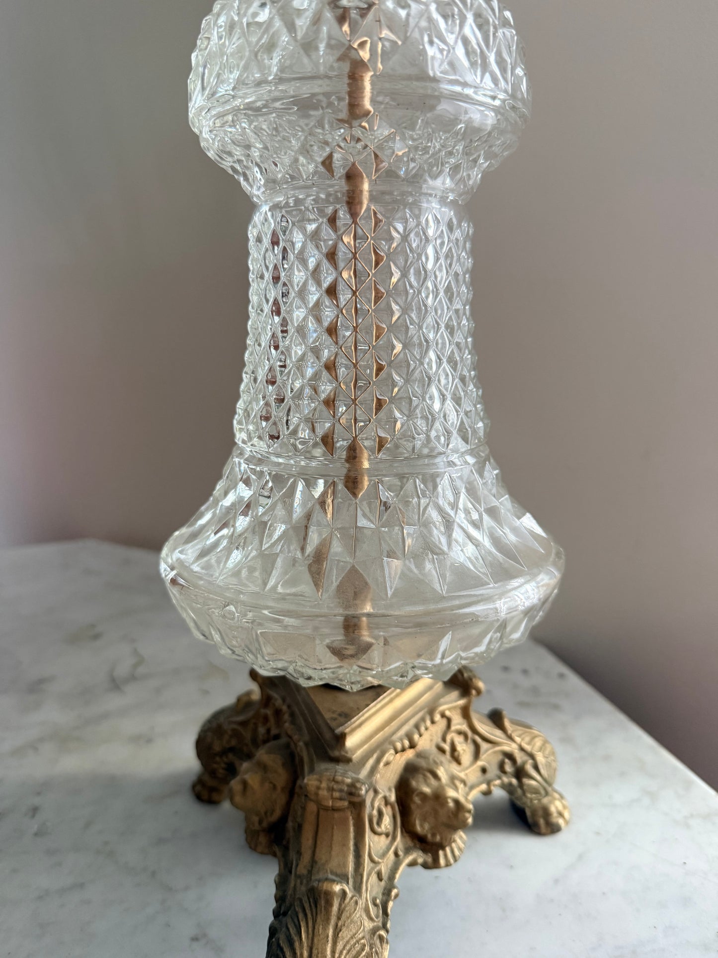 crystal standing ash tray