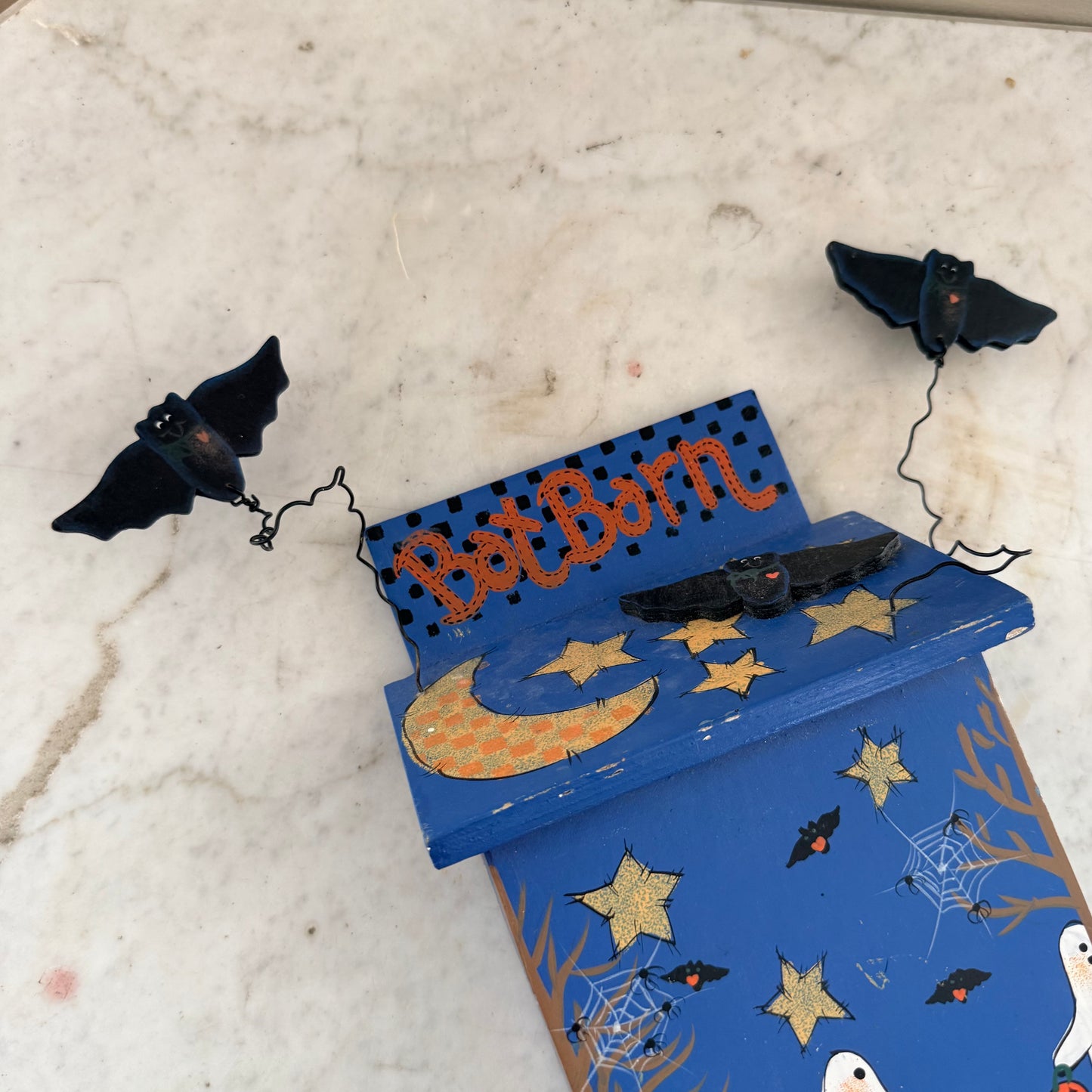 90’s bat barn wall hanging