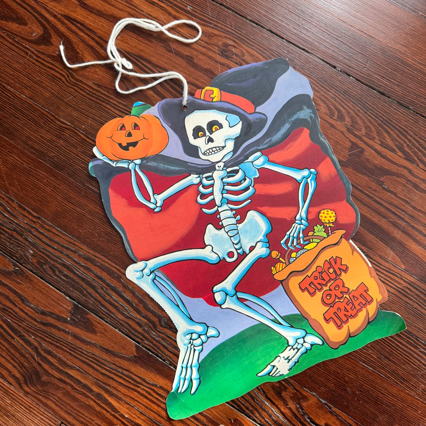 pair of vintage die cuts