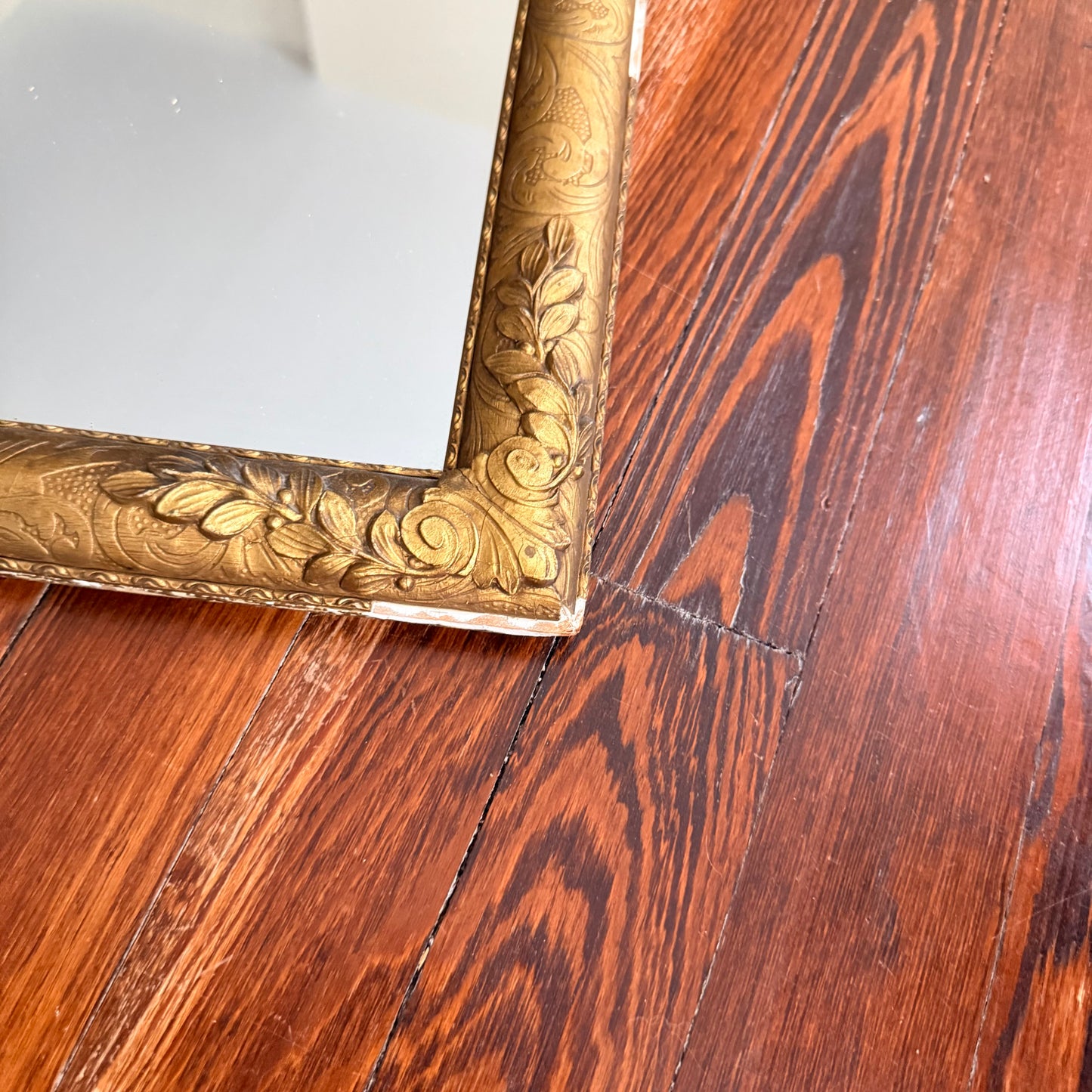 antique wall mirror with lady print