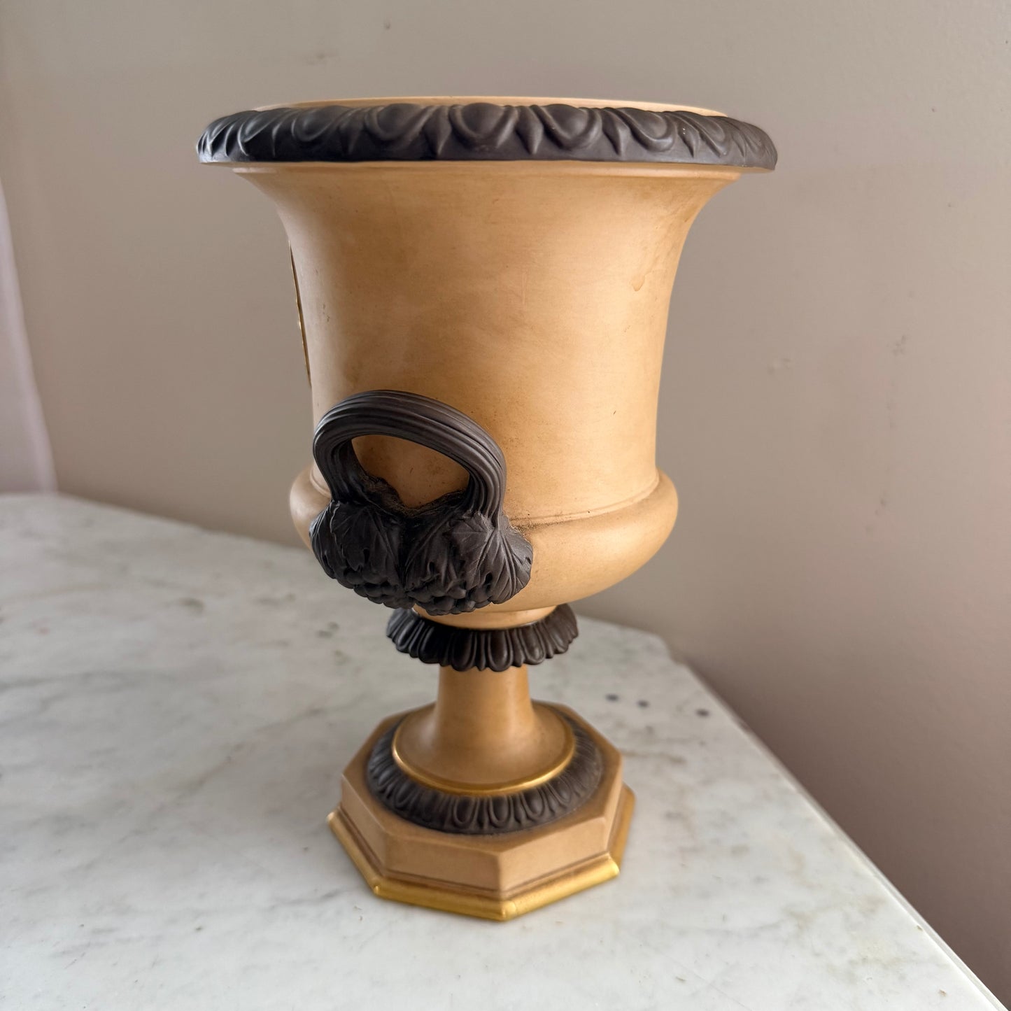 italian urn planter with cameo