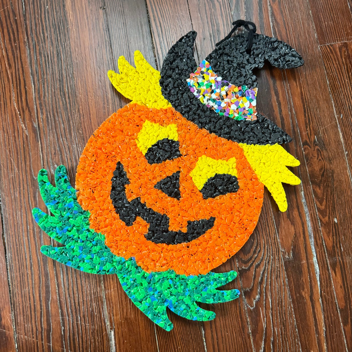 pumpkin glitter/popcorn plaque