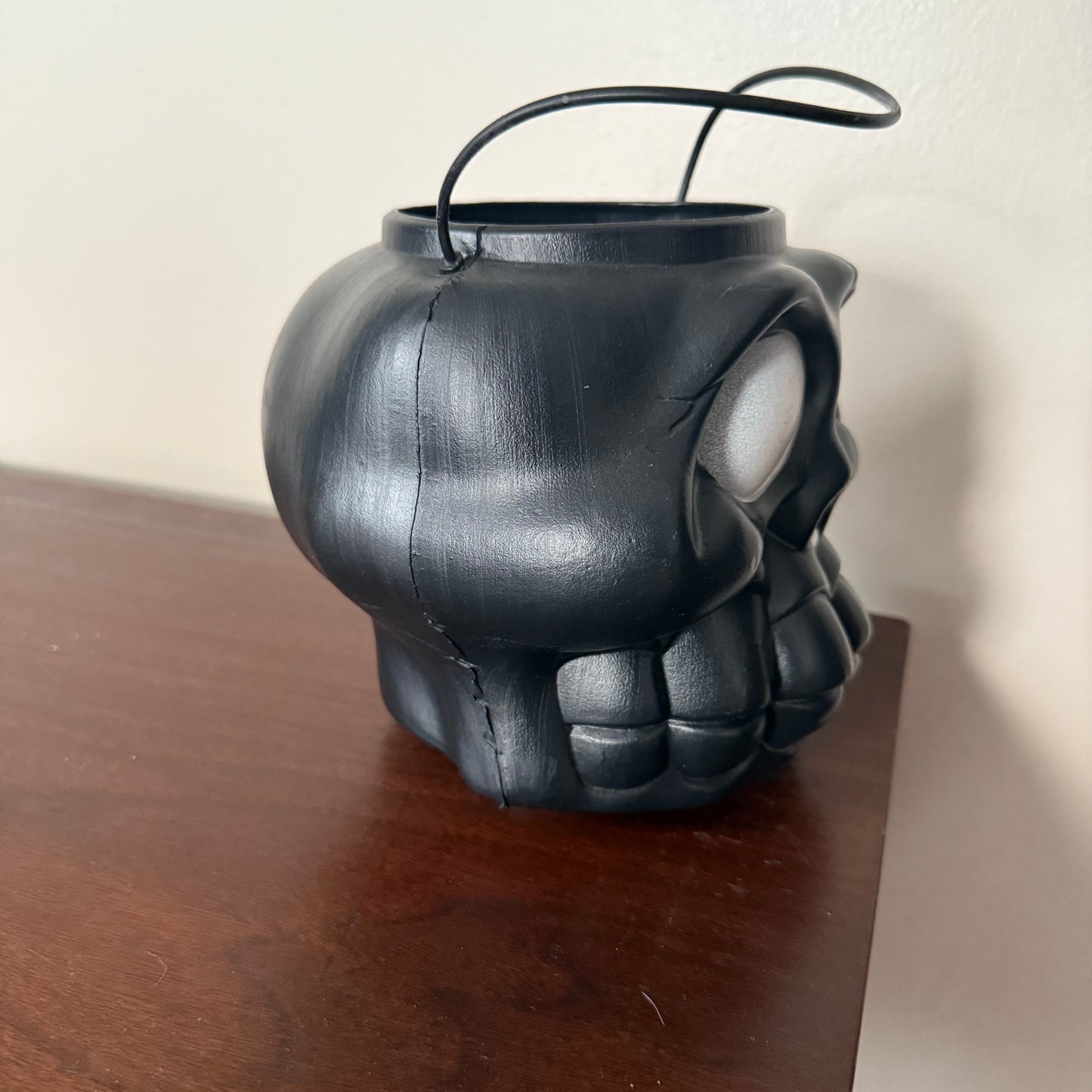 blow mold skull bucket
